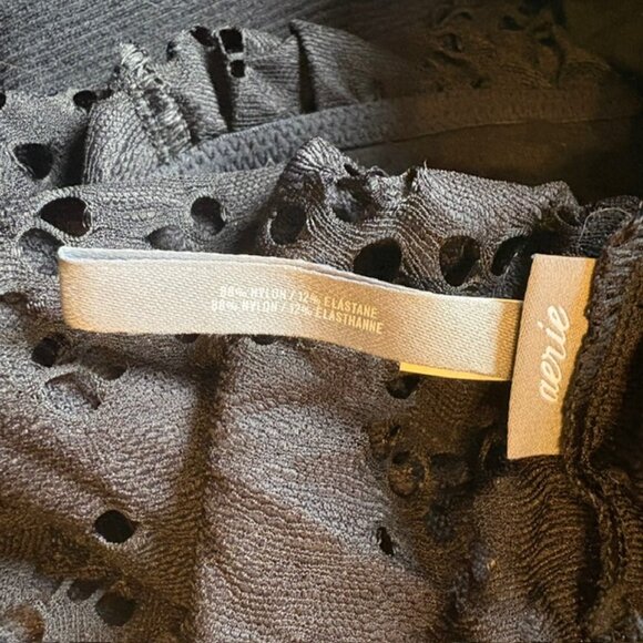 AERIE BLACK LACE BRALETTE TOP, LIKE NEW SIZE: MEDIUM - Picture 3 of 3